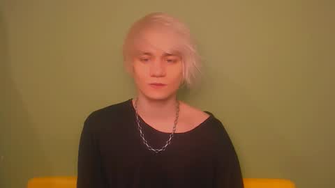 Snapshot of oliver_sweet_ chatting on 03/02/25, 01:47 Oliver online show from 03/02/25, 01:47