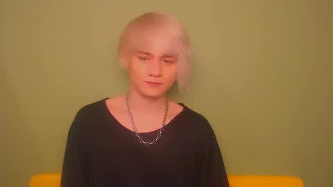 Snapshot of oliver_sweet_ chatting on 03/04/25, 01:45 Oliver online show from 03/04/25, 01:45