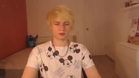 Snapshot of oliver_sweet_ chatting on 09/11/25, 02:11 Oliver online show from 09/11/25, 02:11