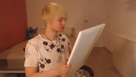 Snapshot of oliver_sweet_ chatting on 09/12/25, 01:49 Oliver online show from 09/12/25, 01:49