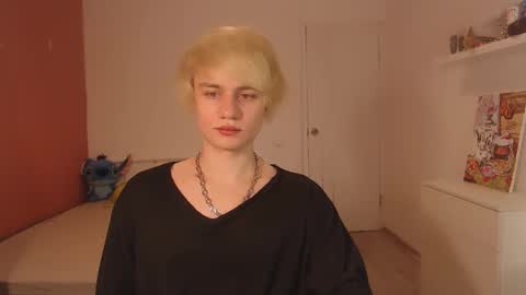 Snapshot of oliver_sweet_ chatting on 09/13/25, 01:38 Oliver online show from 09/13/25, 01:38