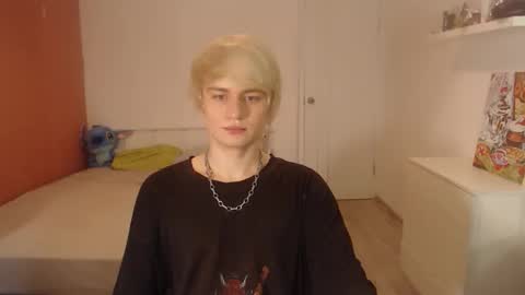 Snapshot of oliver_sweet_ chatting on 10/08/25, 01:47 Oliver online show from 10/08/25, 01:47