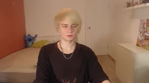 Snapshot of oliver_sweet_ chatting on 10/12/25, 01:59 Oliver online show from 10/12/25, 01:59