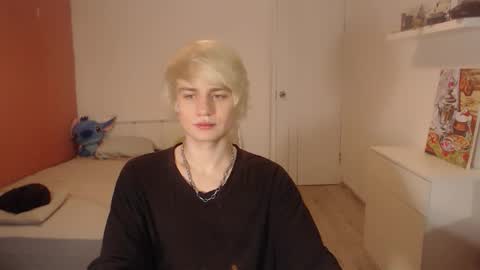 Snapshot of oliver_sweet_ chatting on 10/16/25, 01:50 Oliver online show from 10/16/25, 01:50