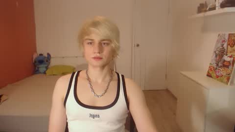 Snapshot of oliver_sweet_ chatting on 10/31/25, 01:50 Oliver online show from 10/31/25, 01:50