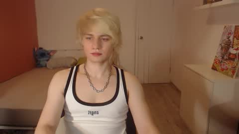 Snapshot of oliver_sweet_ chatting on 11/01/25, 12:56 Oliver online show from 11/01/25, 12:56