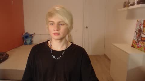 Snapshot of oliver_sweet_ chatting on 11/06/25, 02:01 Oliver online show from 11/06/25, 02:01