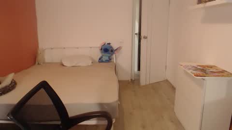 Snapshot of oliver_sweet_ chatting on 11/08/25, 01:06 Oliver online show from 11/08/25, 01:06