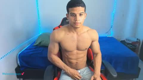 Snapshot of oliver_thompsson chatting on 06/16/26, 06:43 oliver thompsson online show from 06/16/26, 06:43