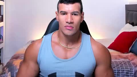 oliver_tommy online show from 09/15/25, 01:44