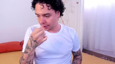 Snapshot of oliver_usher chatting on 12/02/24, 02:08 Mr Blue Sky online show from 12/02/24, 02:08