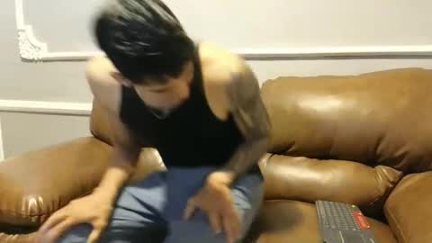 Snapshot of oliverbennet chatting on 01/15/26, 02:10 Oliver bennet online show from 01/15/26, 02:10