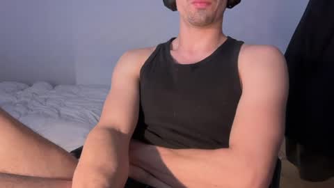 oliverbisbis1 online show from 04/15/26, 09:59