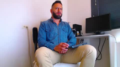 oliver online show from 02/12/26, 04:46