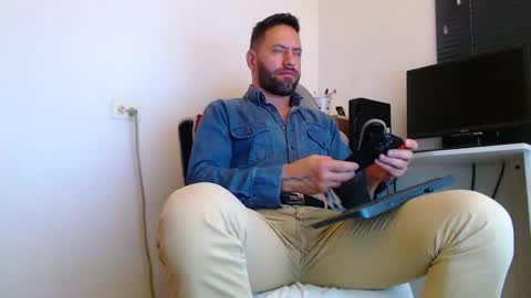 oliver online show from 03/31/26, 02:50