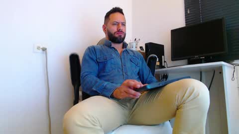 oliver online show from 04/13/26, 03:39