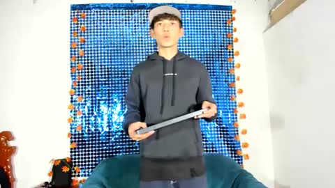 Snapshot of oliverhot_2005 chatting on 02/26/25, 01:43 oliverhot_2005 online show from 02/26/25, 01:43