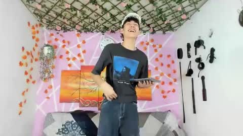 Snapshot of oliverhot_2005 chatting on 02/28/25, 01:26 oliverhot_2005 online show from 02/28/25, 01:26