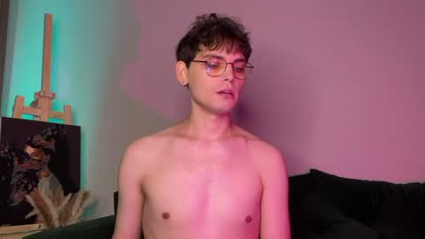 Snapshot of oliverlawrence chatting on 07/19/26, 12:36 oliverlawrence online show from 07/19/26, 12:36