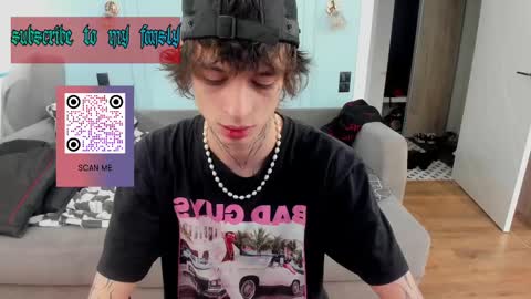 Snapshot of oliverrgroove chatting on 02/13/25, 04:17 oliverrgroove online show from 02/13/25, 04:17