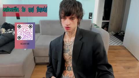Snapshot of oliverrgroove chatting on 02/21/25, 01:22 oliverrgroove online show from 02/21/25, 01:22