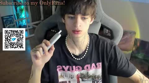 Snapshot of oliverrgroove chatting on 09/29/25, 02:33 oliverrgroove online show from 09/29/25, 02:33