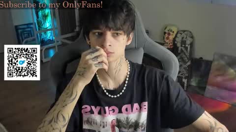 Snapshot of oliverrgroove chatting on 10/03/25, 02:25 oliverrgroove online show from 10/03/25, 02:25
