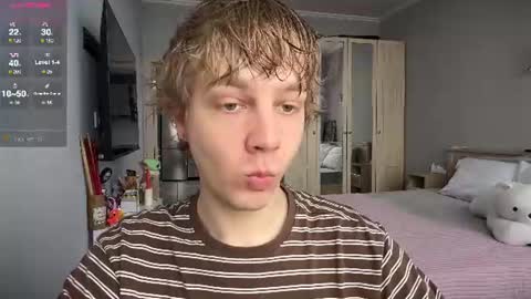 Snapshot of olivertasty chatting on 07/16/26, 02:12 oliver online show from 07/16/26, 02:12