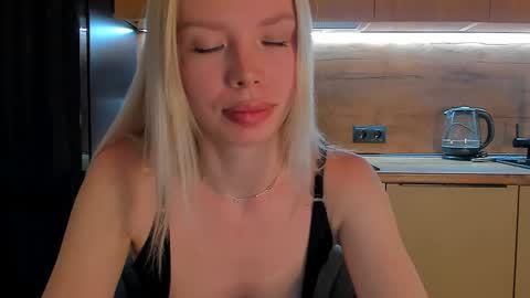Snapshot of olivia_bells chatting on 05/08/26, 09:20 Olivia 3 online show from 05/08/26, 09:20