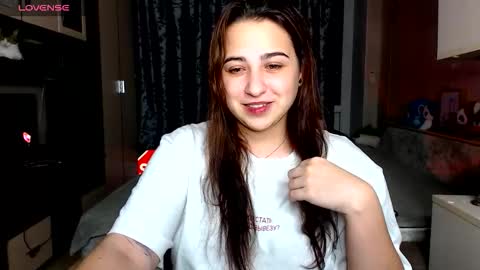 Snapshot of olivia_defo chatting on 11/04/25, 07:02 olivia_defo online show from 11/04/25, 07:02