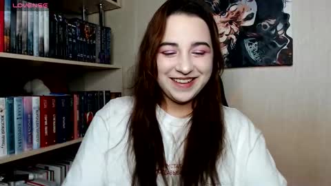 Snapshot of olivia_defo chatting on 12/04/25, 08:06 olivia_defo online show from 12/04/25, 08:06