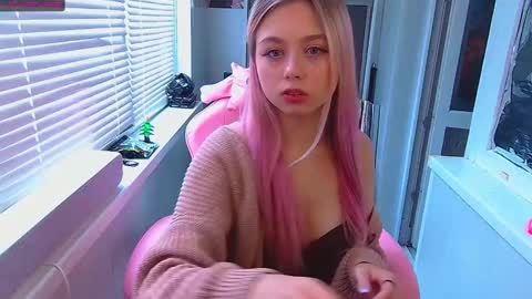 Snapshot of olivia_grr chatting on 12/02/24, 07:47 Olivia online show from 12/02/24, 07:47