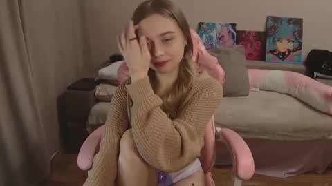 Snapshot of olivia_grr chatting on 10/12/25, 02:38 Olivia online show from 10/12/25, 02:38