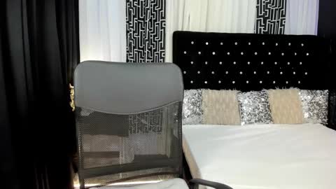 Snapshot of olivia_hotcummer chatting on 12/11/24, 02:33 olivia_hotcummer online show from 12/11/24, 02:33