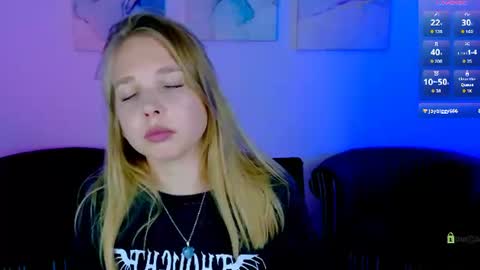 Snapshot of olivia_kit chatting on 07/11/26, 01:25 olivia_kit online show from 07/11/26, 01:25