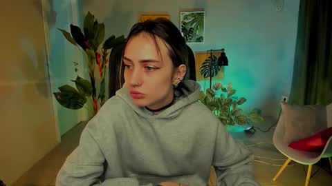 olivia_norton_ online show from 09/25/25, 12:09