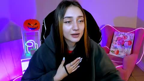 olivia_norton_ online show from 10/24/25, 01:29