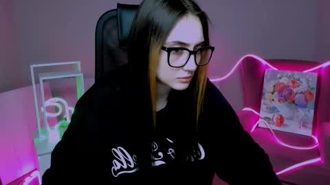 olivia_norton_ online show from 11/25/25, 03:12