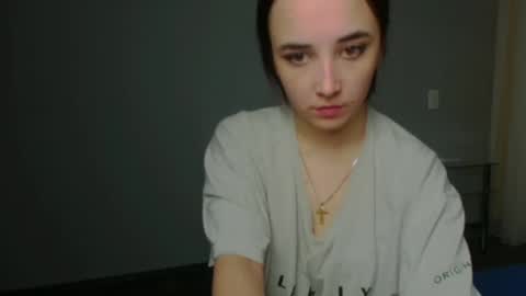 Snapshot of olivia_oliv chatting on 12/12/24, 11:03 Olivia online show from 12/12/24, 11:03