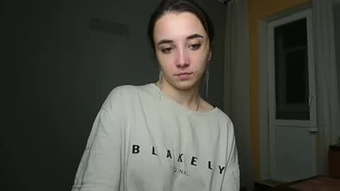 Snapshot of olivia_oliv chatting on 12/13/24, 07:10 Olivia online show from 12/13/24, 07:10