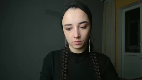 Snapshot of olivia_oliv chatting on 01/08/25, 08:29 Olivia online show from 01/08/25, 08:29