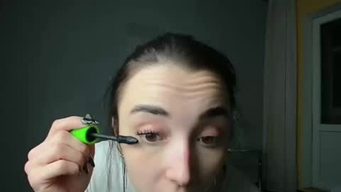 Snapshot of olivia_oliv chatting on 01/27/25, 05:04 Olivia online show from 01/27/25, 05:04