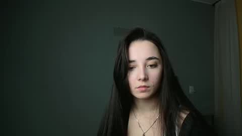 Snapshot of olivia_oliv chatting on 02/05/25, 11:50 Olivia online show from 02/05/25, 11:50