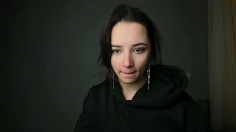 Snapshot of olivia_oliv chatting on 03/02/25, 09:22 Olivia online show from 03/02/25, 09:22