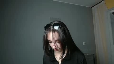 Snapshot of olivia_oliv chatting on 03/06/25, 06:37 Olivia online show from 03/06/25, 06:37