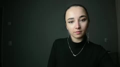 Snapshot of olivia_oliv chatting on 03/12/25, 06:00 Olivia online show from 03/12/25, 06:00