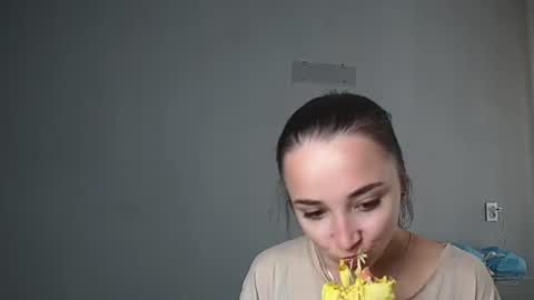 Snapshot of olivia_oliv chatting on 09/14/25, 11:31 Olivia online show from 09/14/25, 11:31