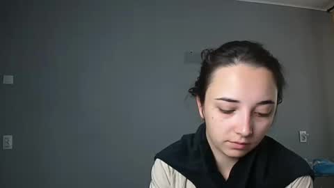 Snapshot of olivia_oliv chatting on 09/16/25, 10:27 Olivia online show from 09/16/25, 10:27