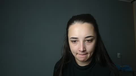 Snapshot of olivia_oliv chatting on 09/28/25, 12:10 Olivia online show from 09/28/25, 12:10