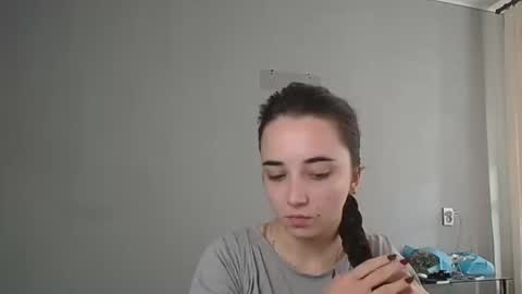 Snapshot of olivia_oliv chatting on 10/31/25, 11:11 Olivia online show from 10/31/25, 11:11